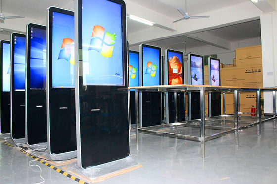 China 42 polegadas 55 Signage do LCD Digitas da polegada selecionam o costume aceitado com estação de carregamento fornecedor